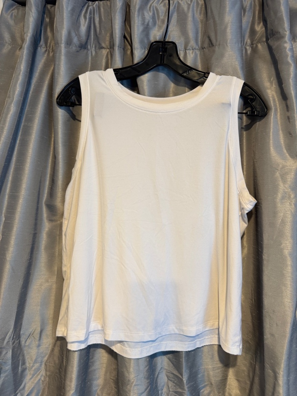 Beyond Yoga White Sleeveless Tank Top size Medium
